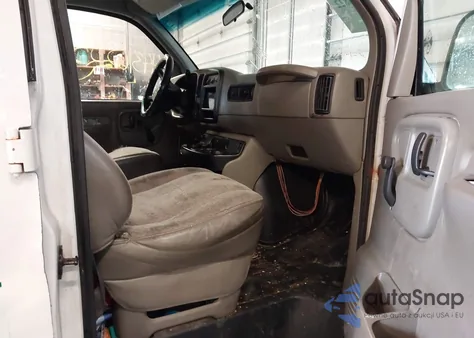 2001 GMC Savana Standard z USA, uszkodzony, nr VIN 1GTGG29R711103421